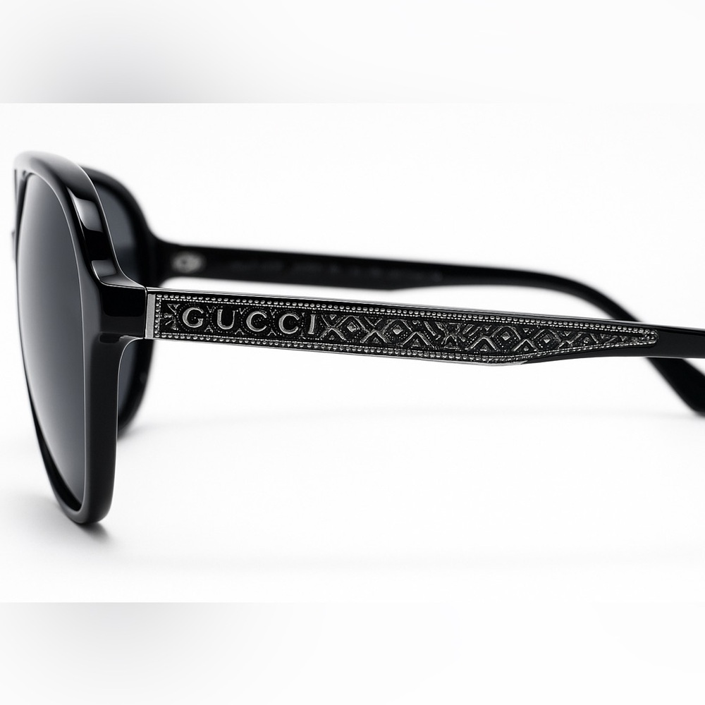 GUCCI Black Aviator Silver Lining Sunglasses